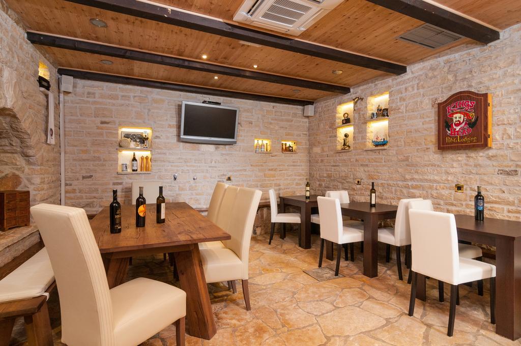 Apartments Larsen أوميس المظهر الخارجي الصورة
