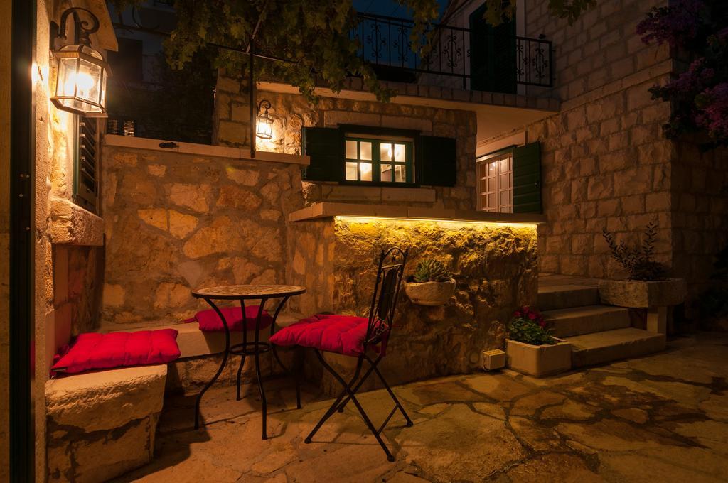 Apartments Larsen أوميس المظهر الخارجي الصورة