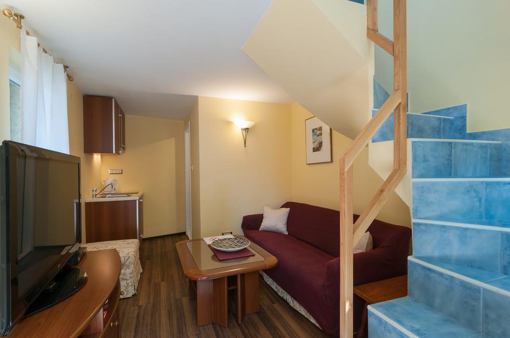 Apartments Larsen أوميس المظهر الخارجي الصورة