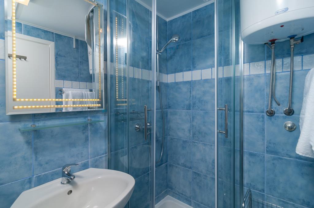 Apartments Larsen أوميس المظهر الخارجي الصورة