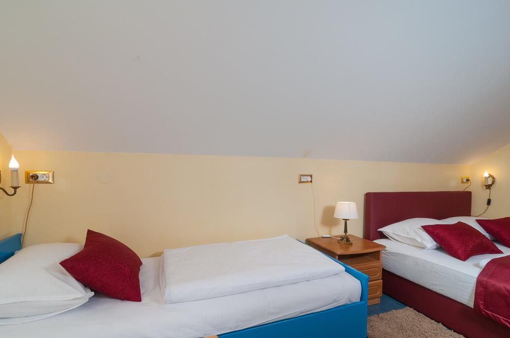 Apartments Larsen أوميس المظهر الخارجي الصورة