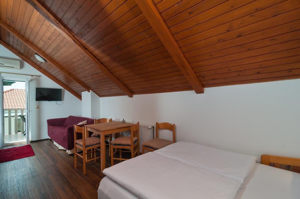Apartments Larsen أوميس المظهر الخارجي الصورة