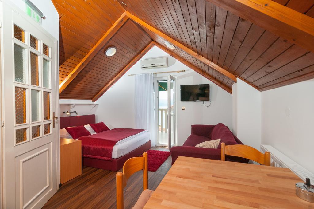 Apartments Larsen أوميس المظهر الخارجي الصورة