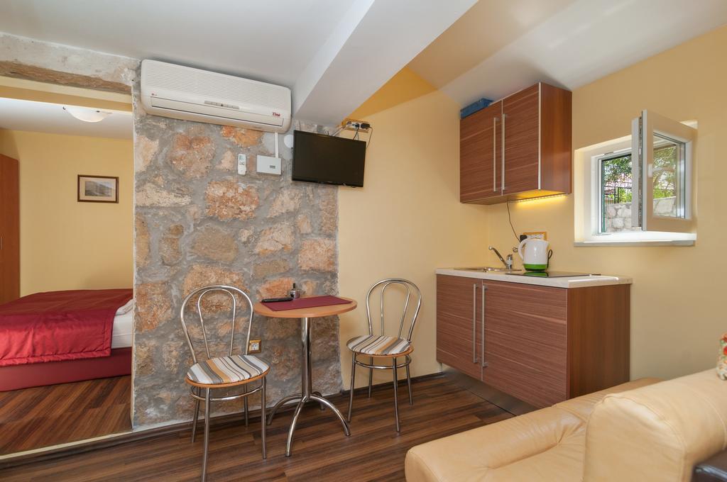 Apartments Larsen أوميس المظهر الخارجي الصورة