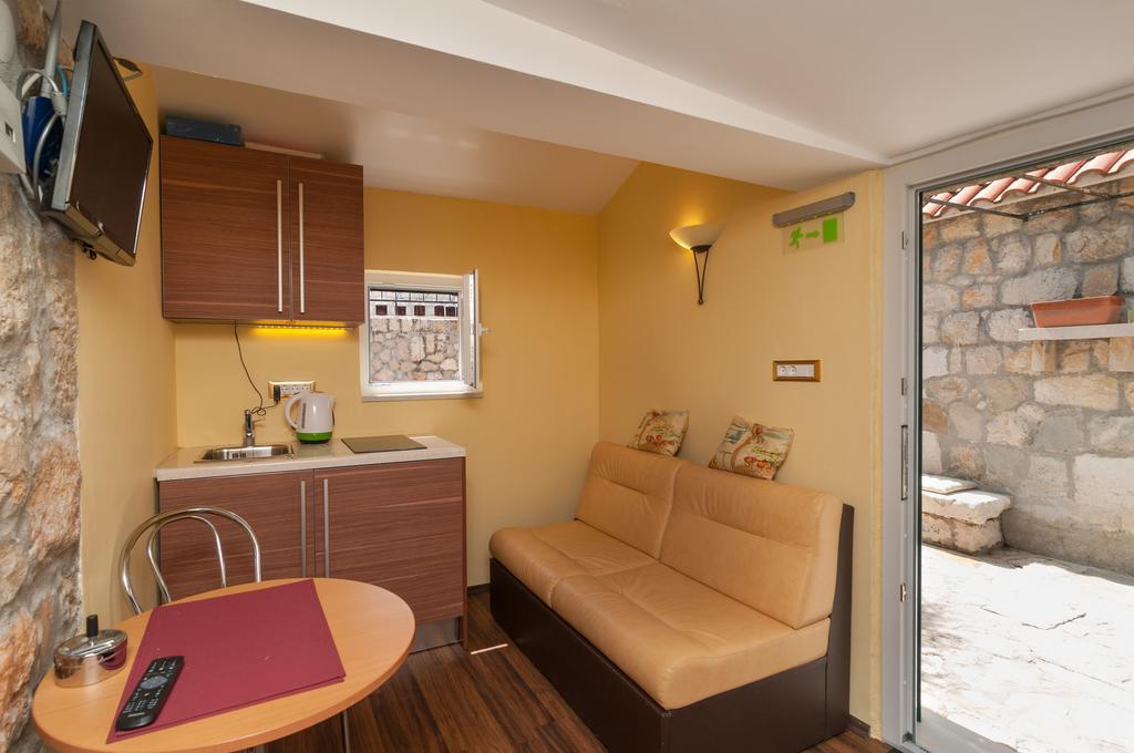 Apartments Larsen أوميس المظهر الخارجي الصورة